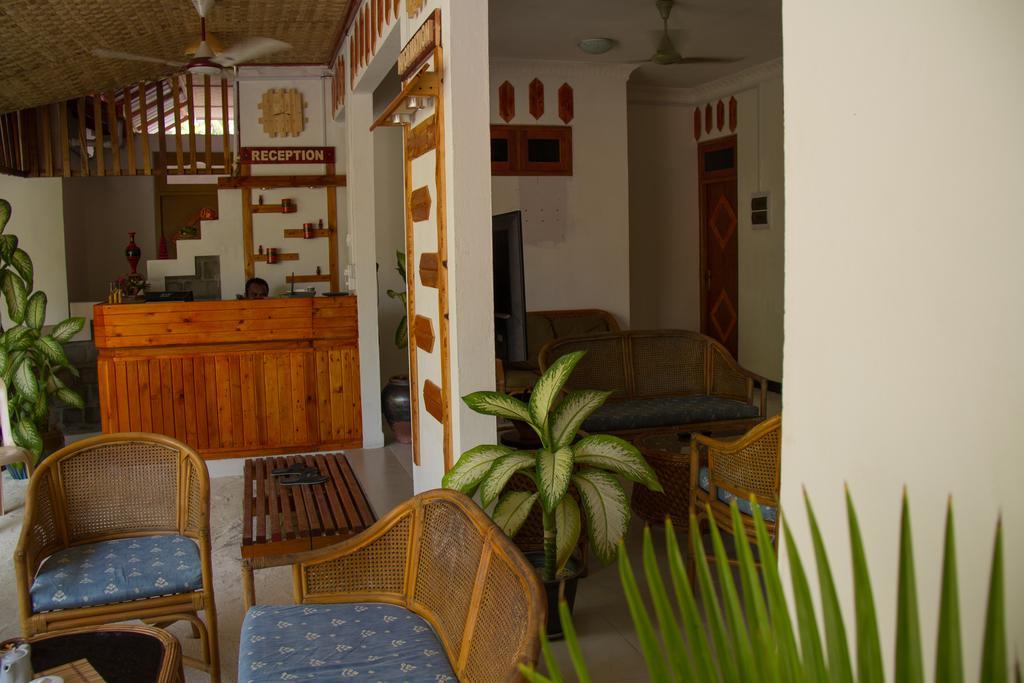 Alvi Star Inn Thulhaadhoo Exterior foto