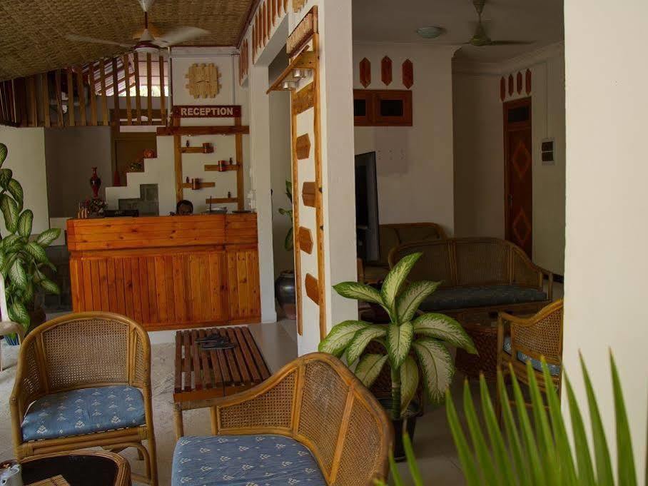 Alvi Star Inn Thulhaadhoo Exterior foto